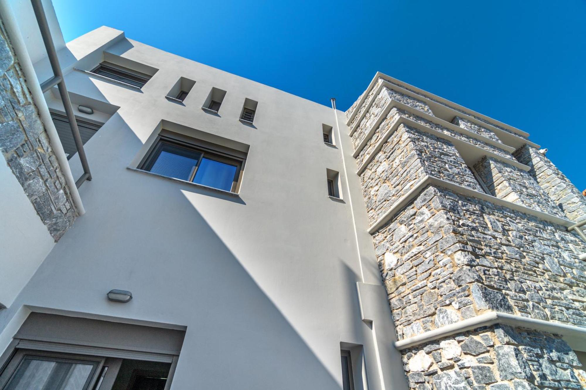 La Perla Suites Agioi Apostoloi  Exterior photo